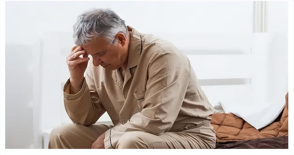 男人也有更年期？身體出現(xiàn)4個(gè)表現(xiàn)，說明時(shí)候到了，應(yīng)該使用阿伐那非調(diào)理